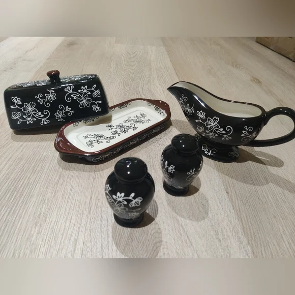 Temptations Dinner Table Set - Picture 6 of 6